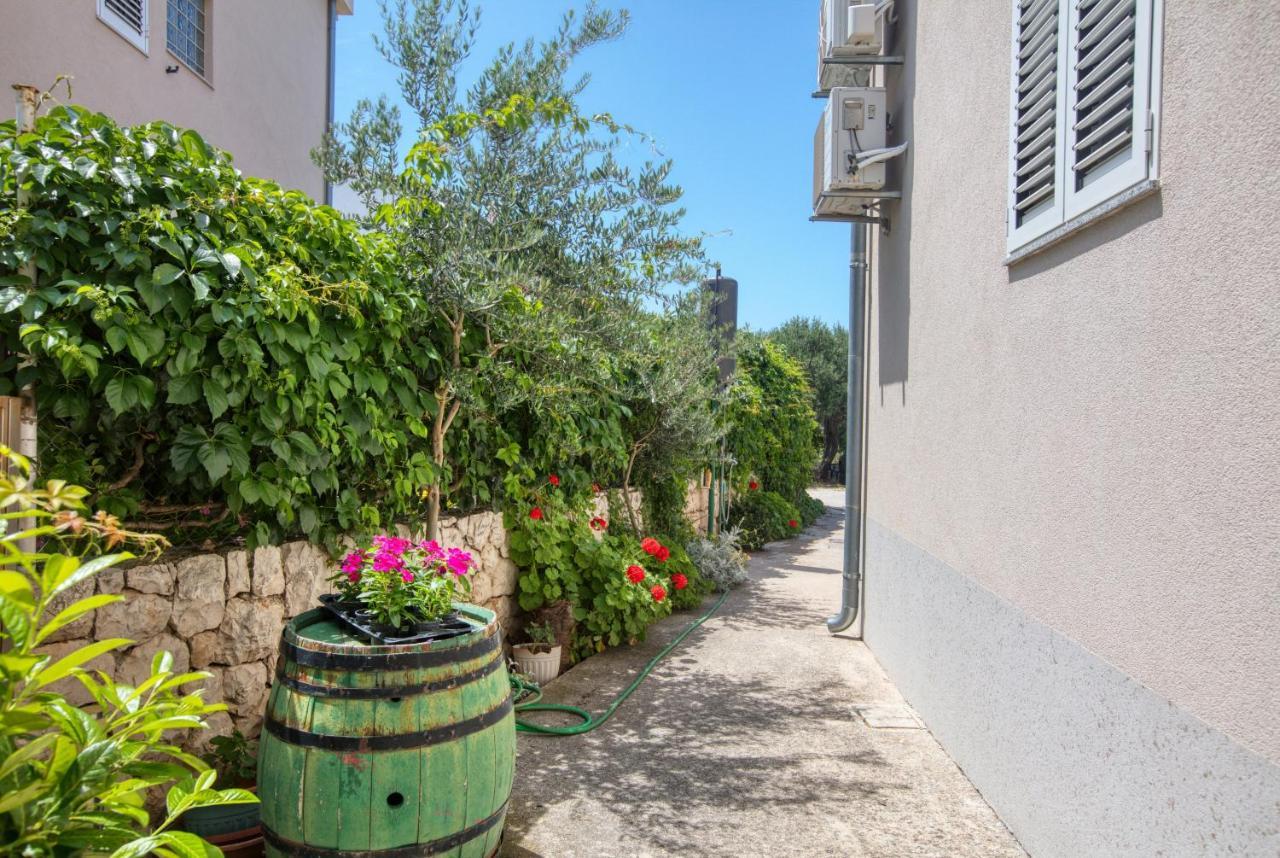 Apartments By The Sea Zaboric, Sibenik - 469 Exterior photo